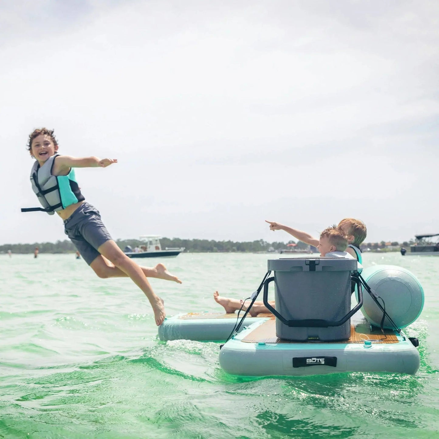 Inflatable Dock Hangout Couch [Port] Classic